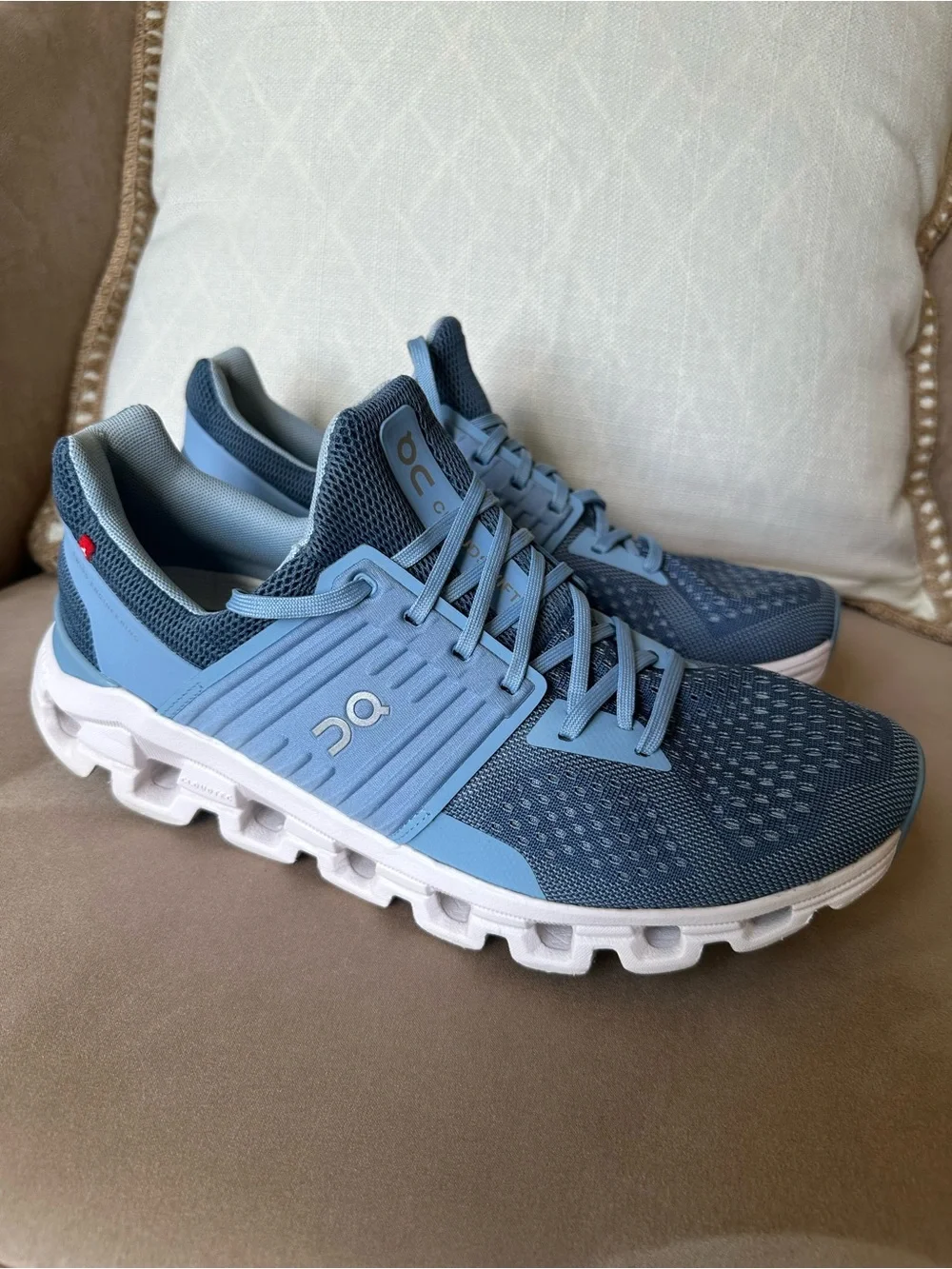 On Cloud women’s cloudswift Running Shoe in Light Blue size 10